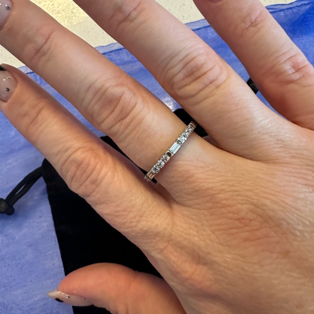 ✨14K White Gold✨ Moissanite 0.5 DEW Baguette Band